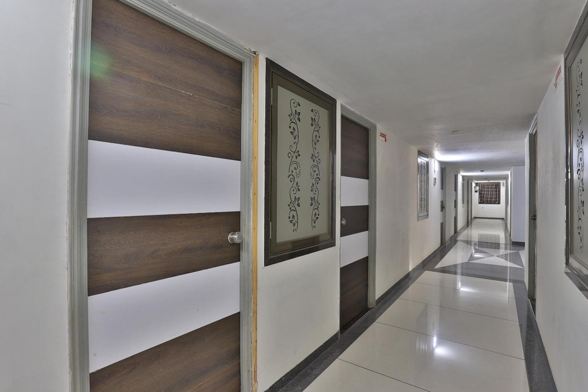 Collection O Panchsheel Hotel Vadodara Exterior photo